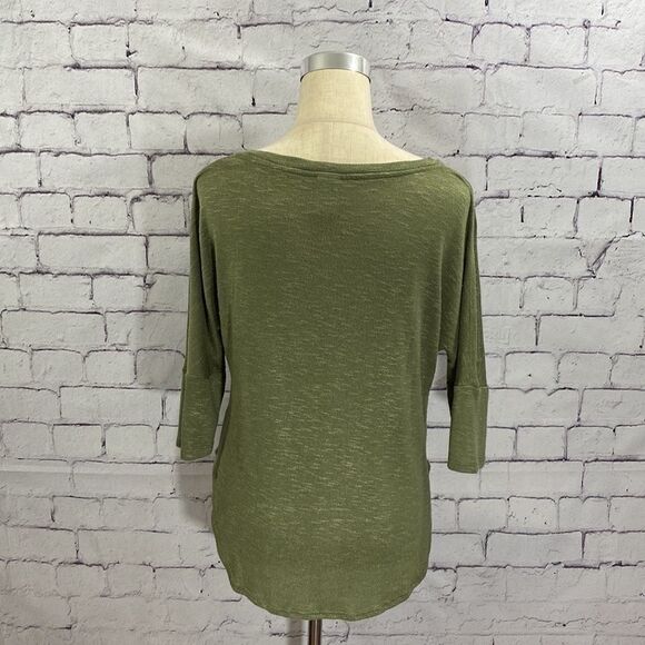 Open Shoulder/ Arm Top  - Picture 3 of 4